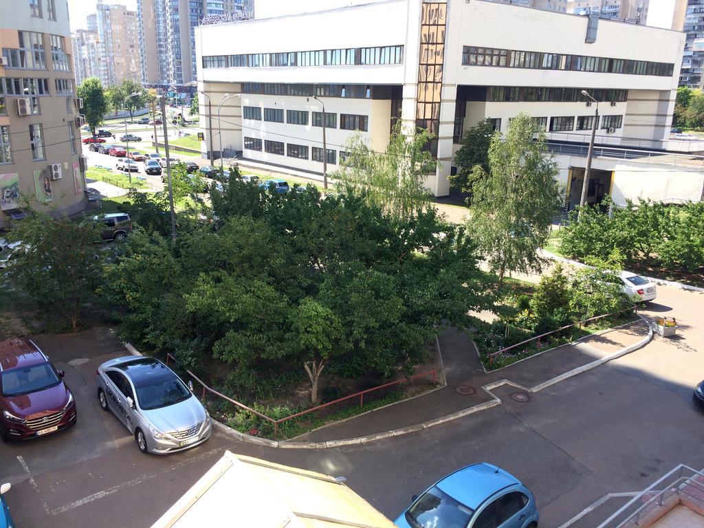 Inn Home Apartments - Livoberezhna Kiev Ngoại thất bức ảnh